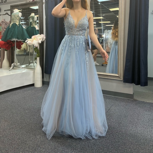 Blue Cinderella Prom/Formal Dress - Picture 4 of 6